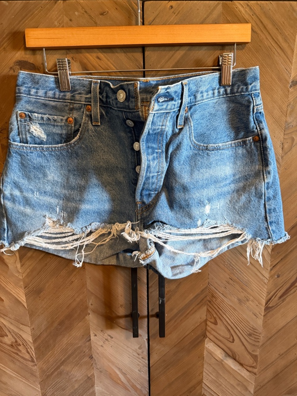Levi distressed Denim Shorts in Light Blue